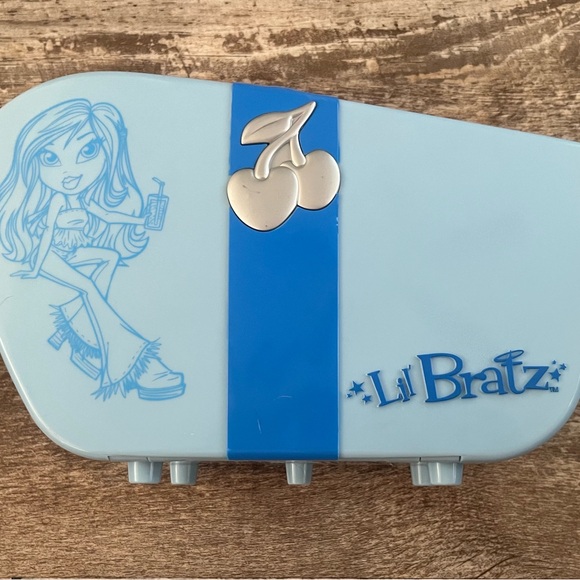 Lil Bratz Diner Playset With Doll and accessories - Picture 14 of 16